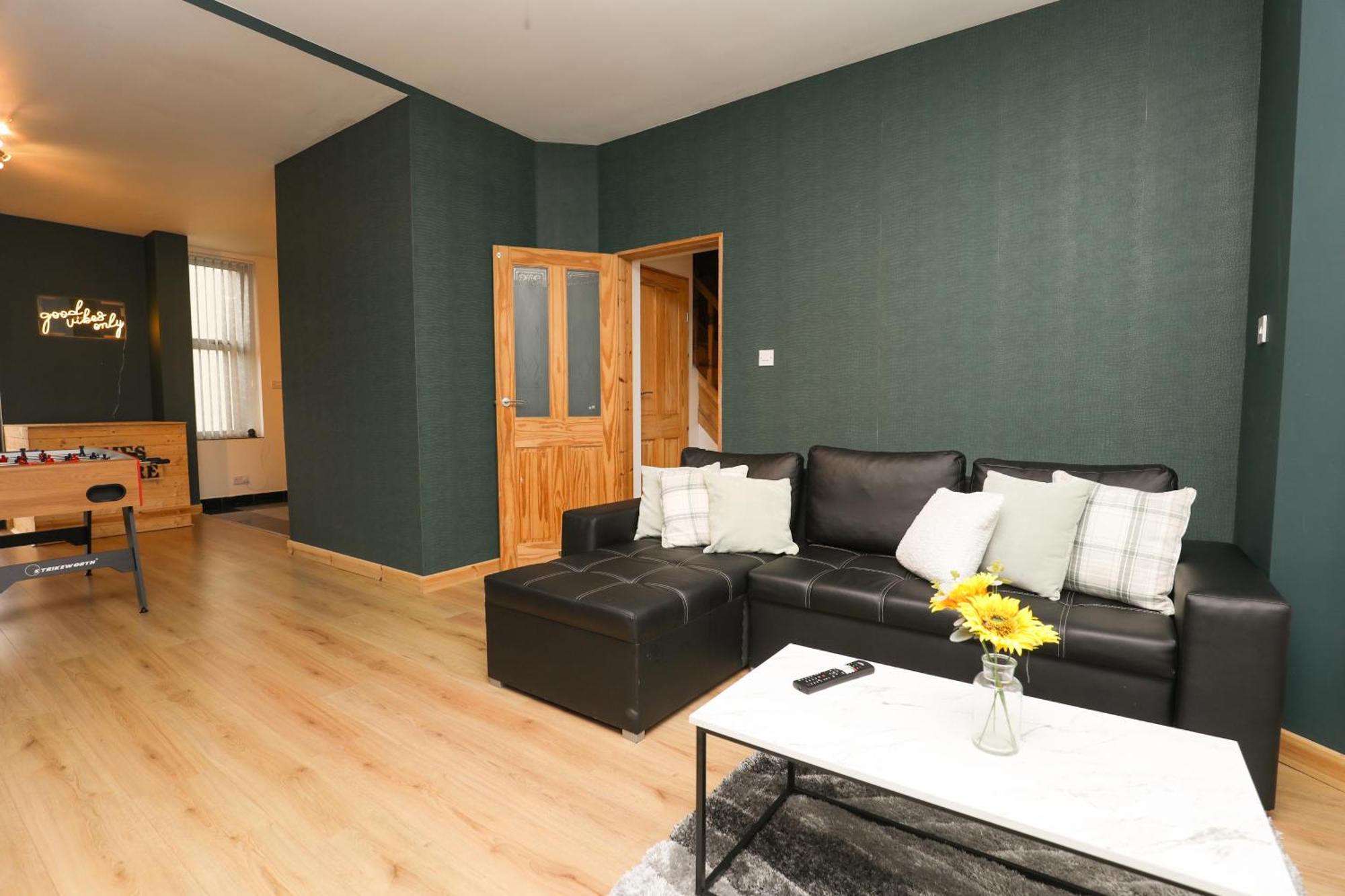 Anfield Luxe Retreat - Stylish Stay With Parking - Steps From Stadium - Short Drive To City Centre Liverpool Dış mekan fotoğraf